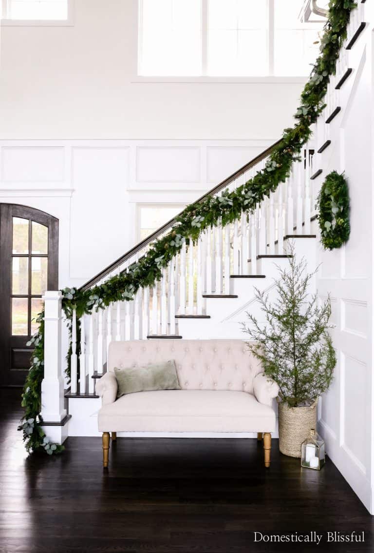 100 Indoor Minimalist Christmas Decorations » Lady Decluttered