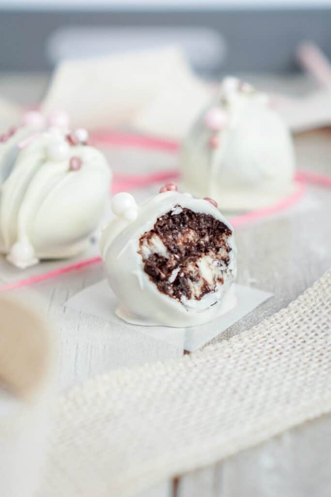 Valentine's Day dessert recipes; Oreo truffle balls.