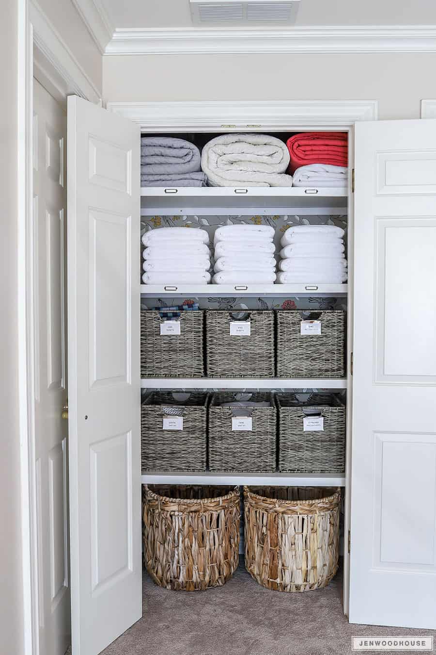 100 Linen Closet Organization Ideas » Lady Decluttered