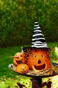 31 Super Easy Pumpkin Carving Ideas » Lady Decluttered