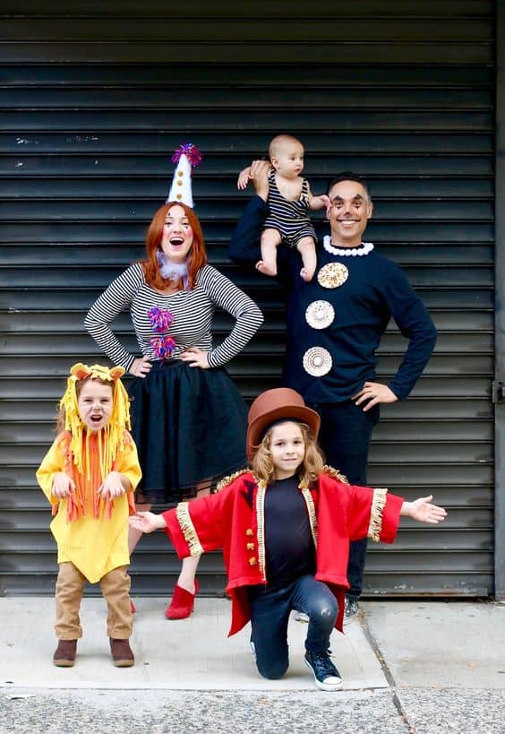 24 Easy Halloween Costumes for a Family of Five » Lady Decluttered