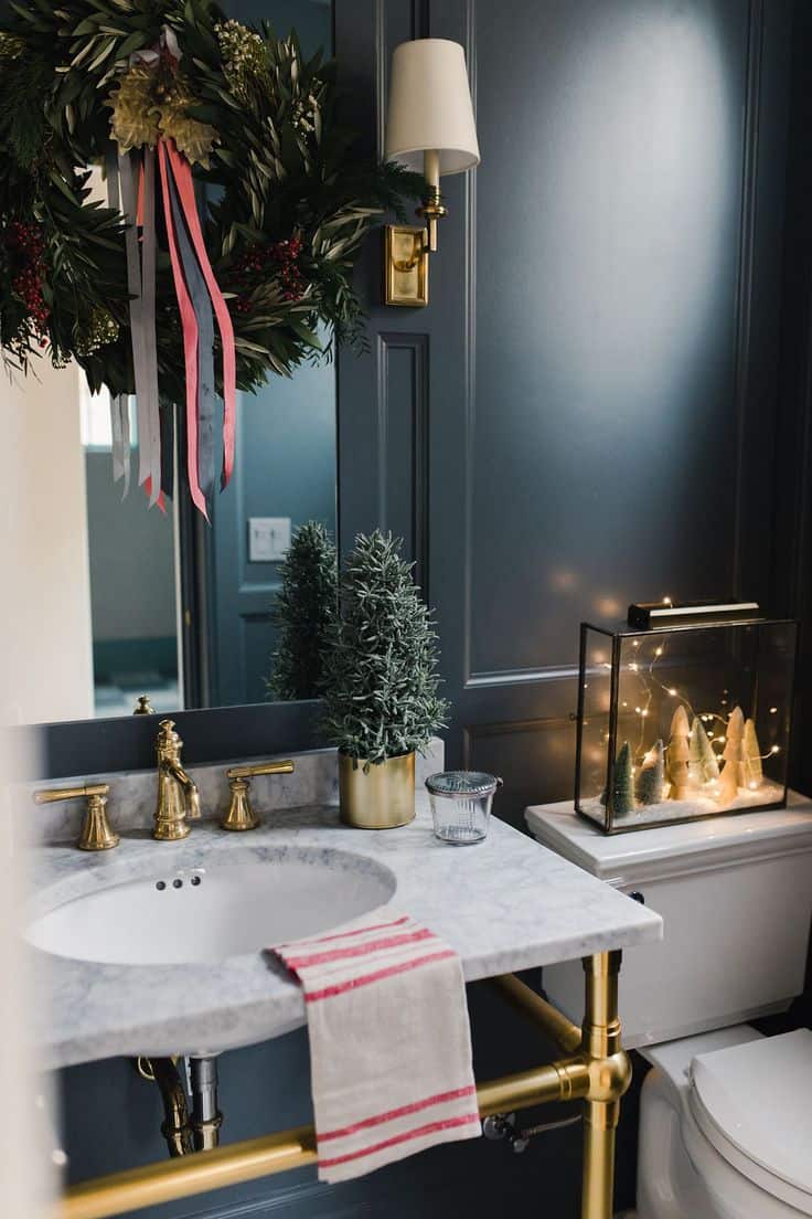 20 Christmas Bathroom Decor Ideas ?? Lady Decluttered