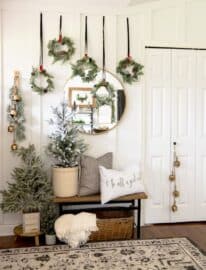16 Easy DIY Christmas Wall Art » Lady Decluttered
