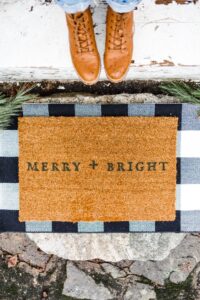 28 Easy DIY Christmas Door Mats » Lady Decluttered