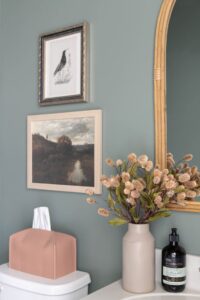 24 Small Powder Room Decor Ideas » Lady Decluttered