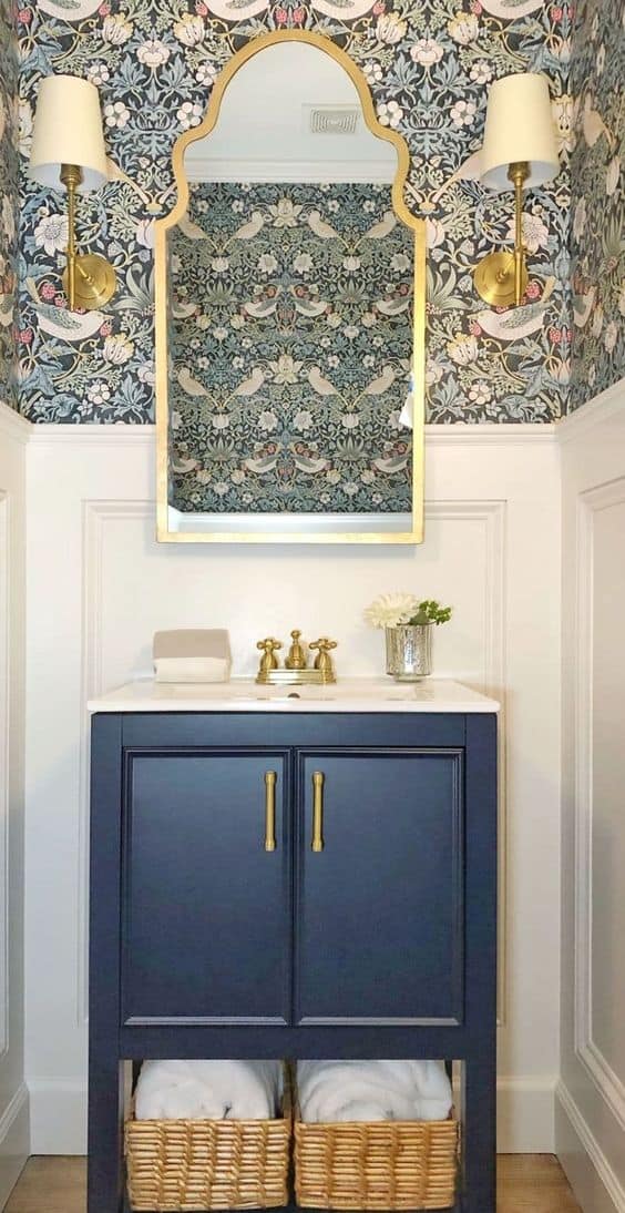 24 Small Powder Room Decor Ideas » Lady Decluttered