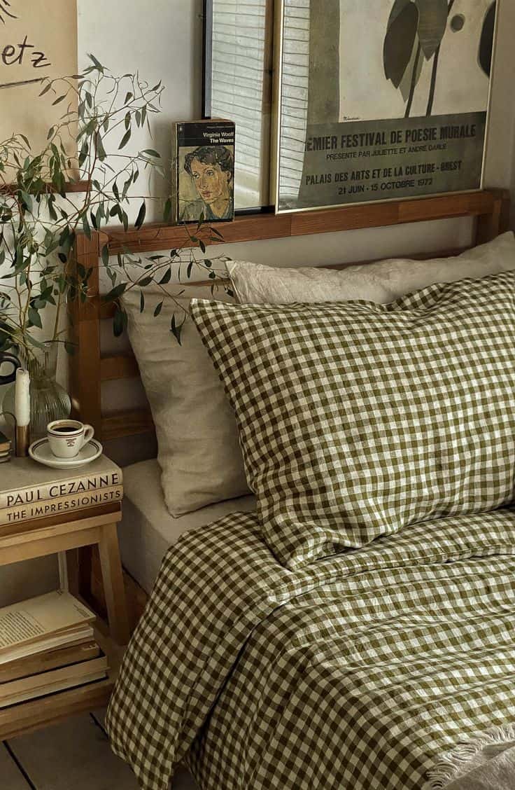 30 Green Bedroom Decor Ideas » Lady Decluttered