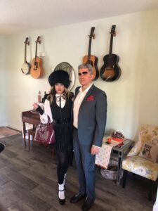 22 Iconic Duo Halloween Costume Ideas » Lady Decluttered