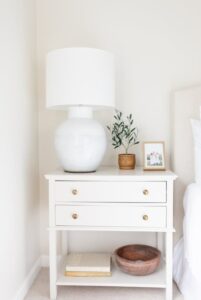 22 Bedroom Nightstand Styling Ideas » Lady Decluttered