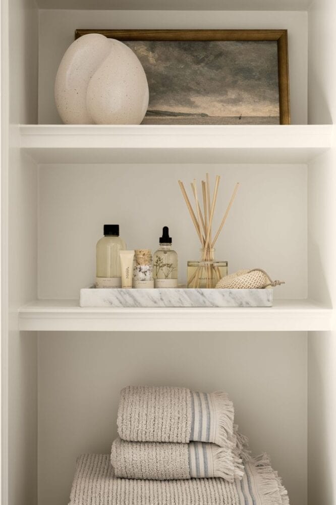 18 Bathroom Shelf Styling Ideas » Lady Decluttered