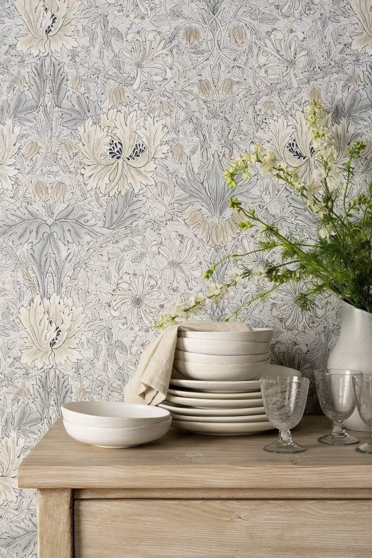 24 Dining Room Wallpaper Ideas » Lady Decluttered