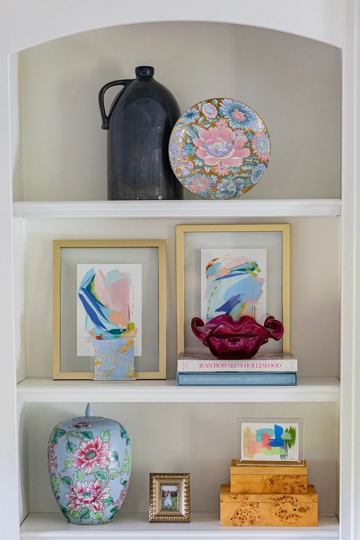 20 Summer Shelf Styling Ideas » Lady Decluttered