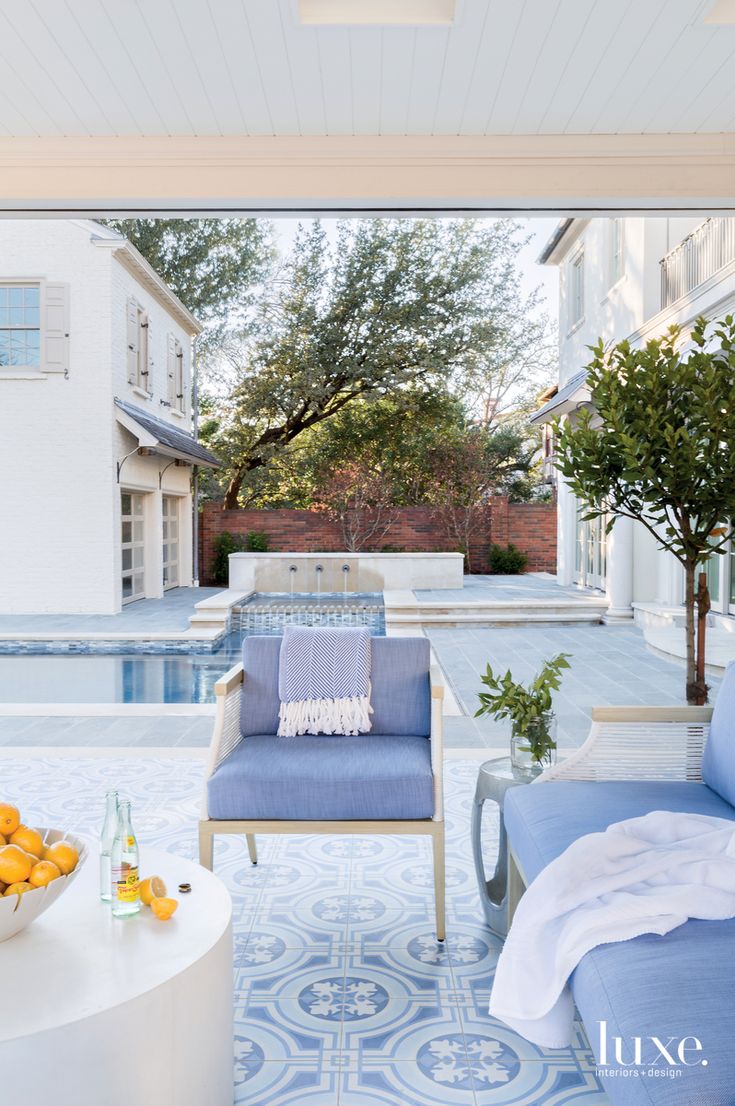 18 Simple Pool Decorating Ideas » Lady Decluttered