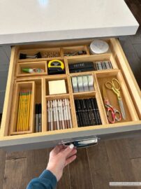 16 Desk Drawer Organization Ideas » Lady Decluttered