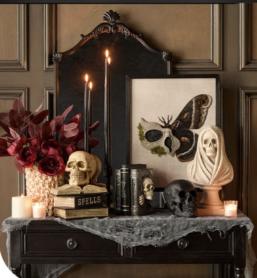 18 Glam Halloween Decor Ideas » Lady Decluttered