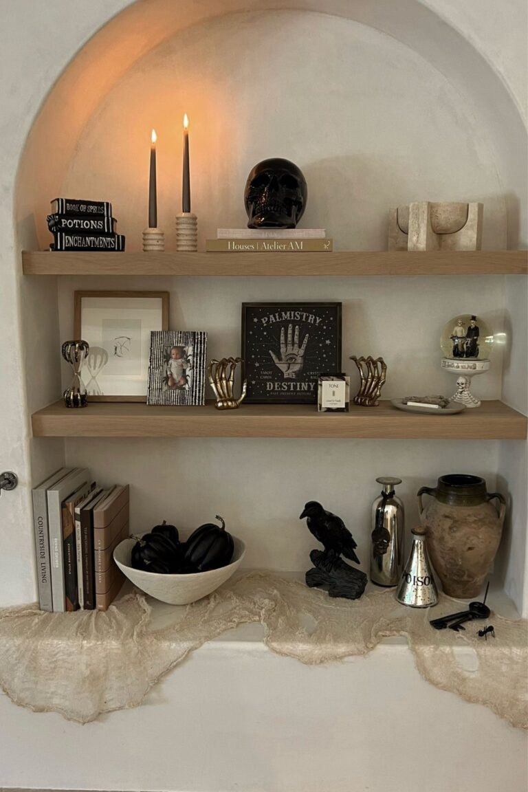 18 Glam Halloween Decor Ideas » Lady Decluttered