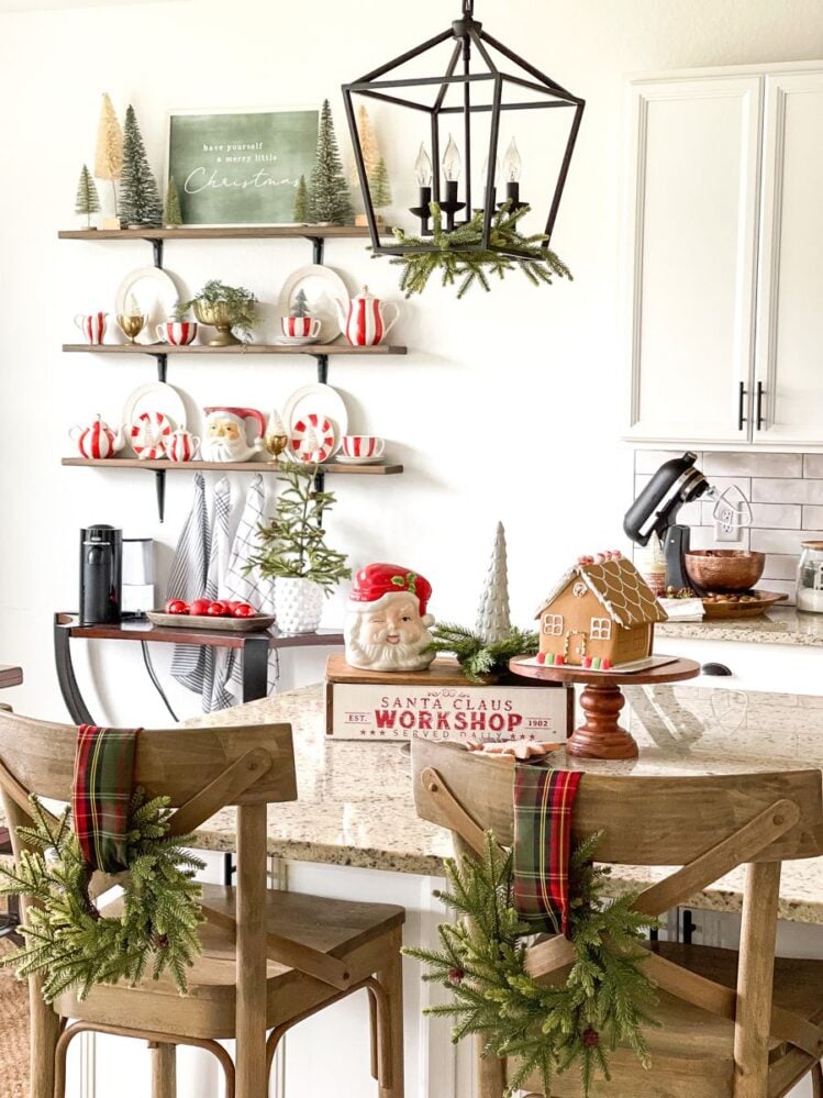 20 Christmas Kitchen Island Décor Ideas » Lady Decluttered